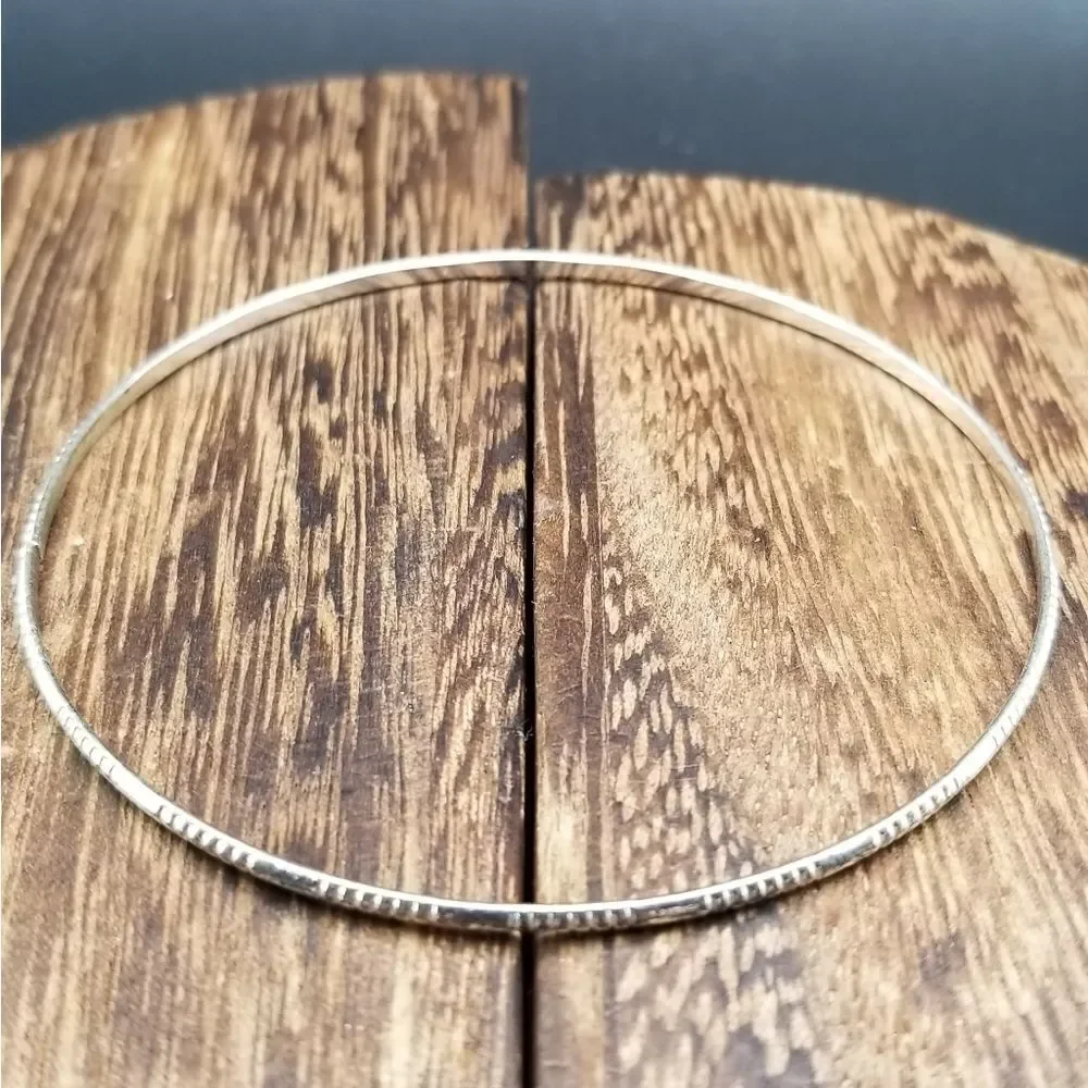Bumpy line bracelet slider B930